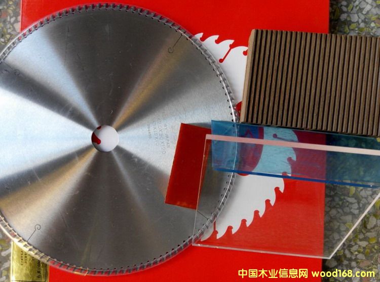 ӾӲ|(zh)ϽƬM(jn)ڴҁƬԔ(x)B